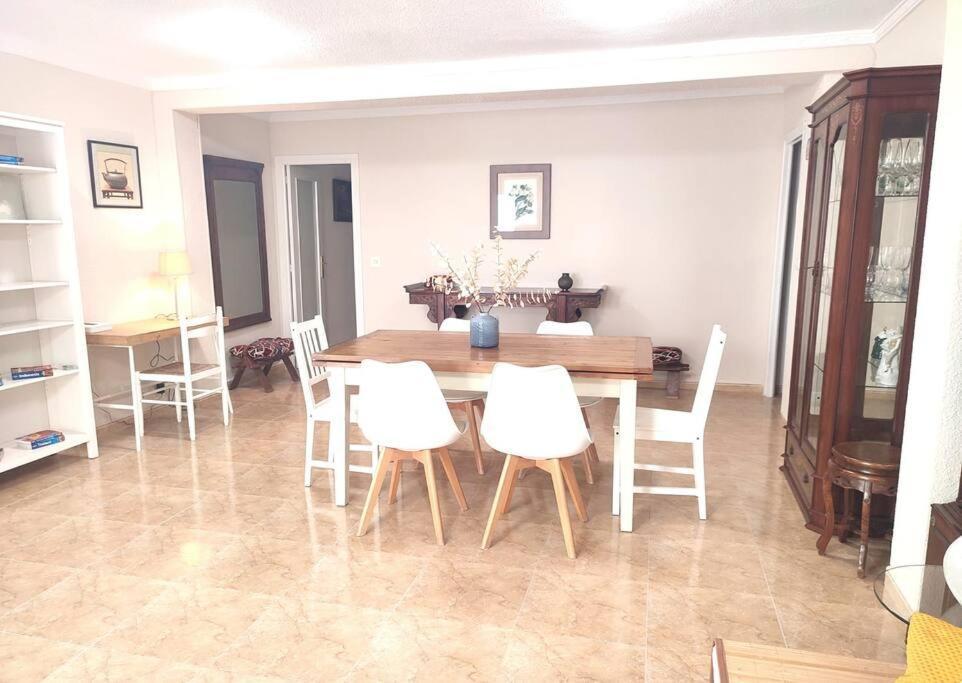 Charming & Spacious In Historic Centre & Short Walk To