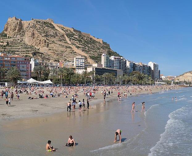 Quiet In Smarttv * Alicante