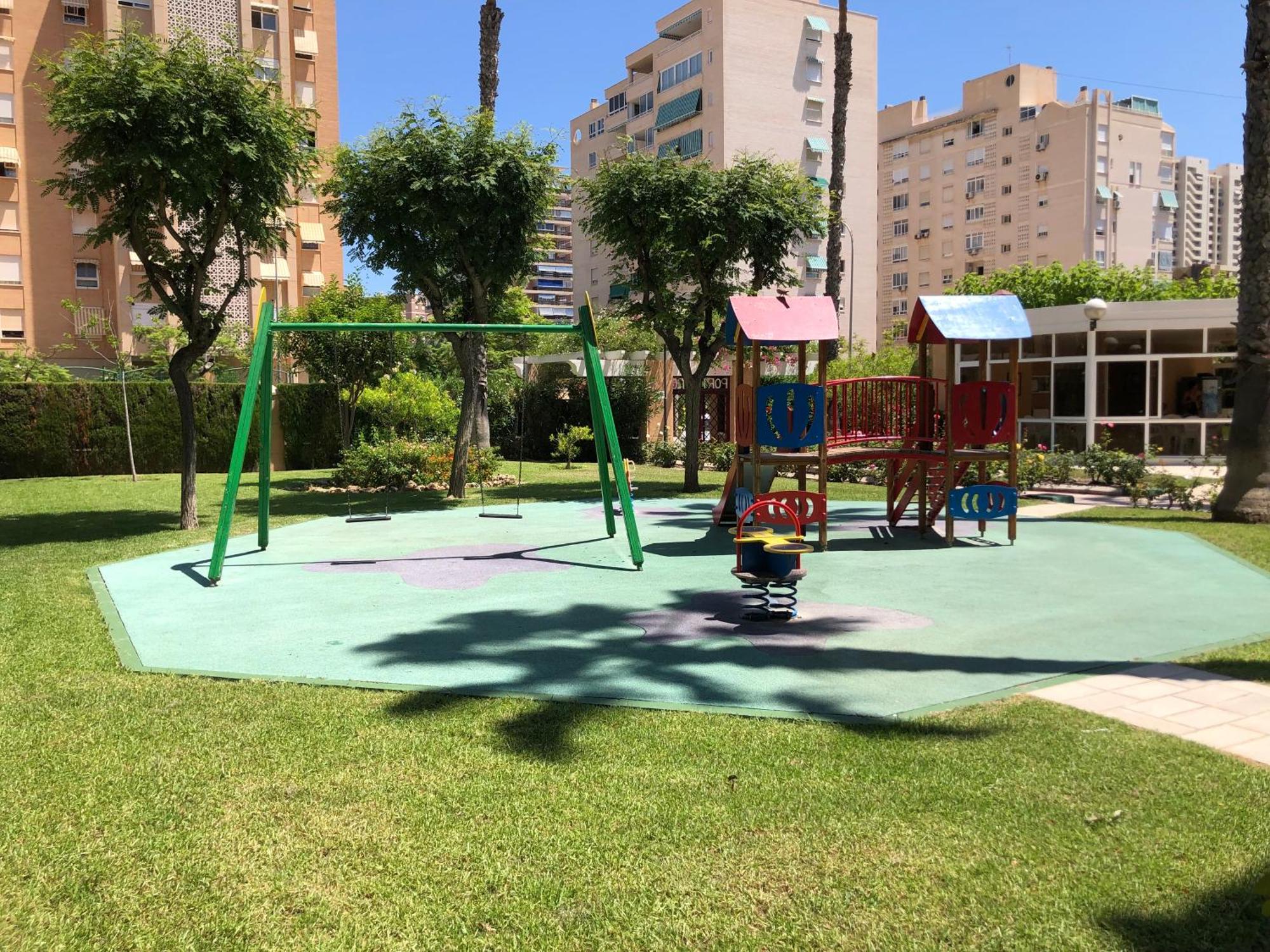 Precioso En Urbanizacion Junto Al Mar. *