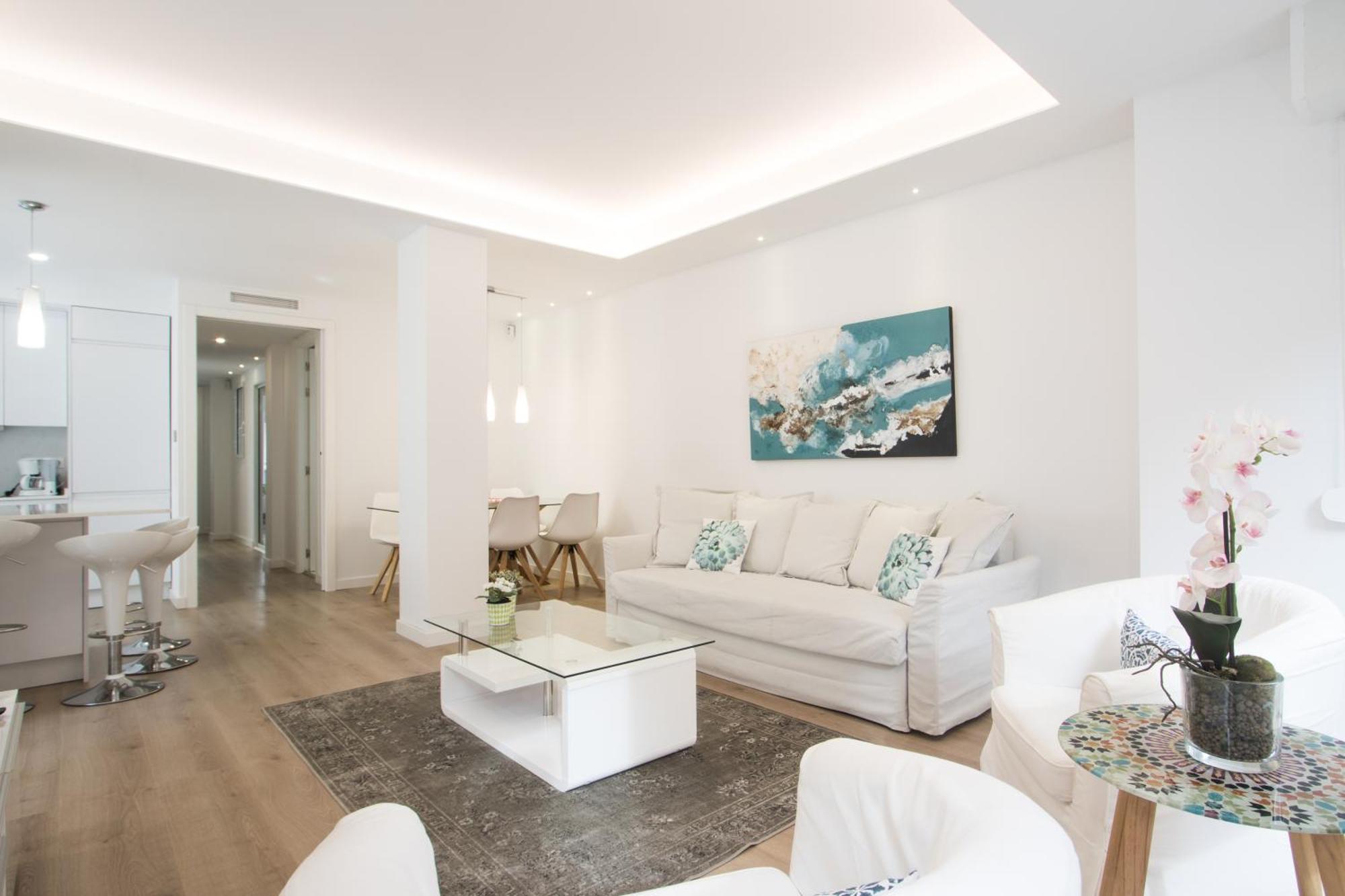 Huoneisto 4 Bedroom/3 Baths W/ Ac In Near Beach! *