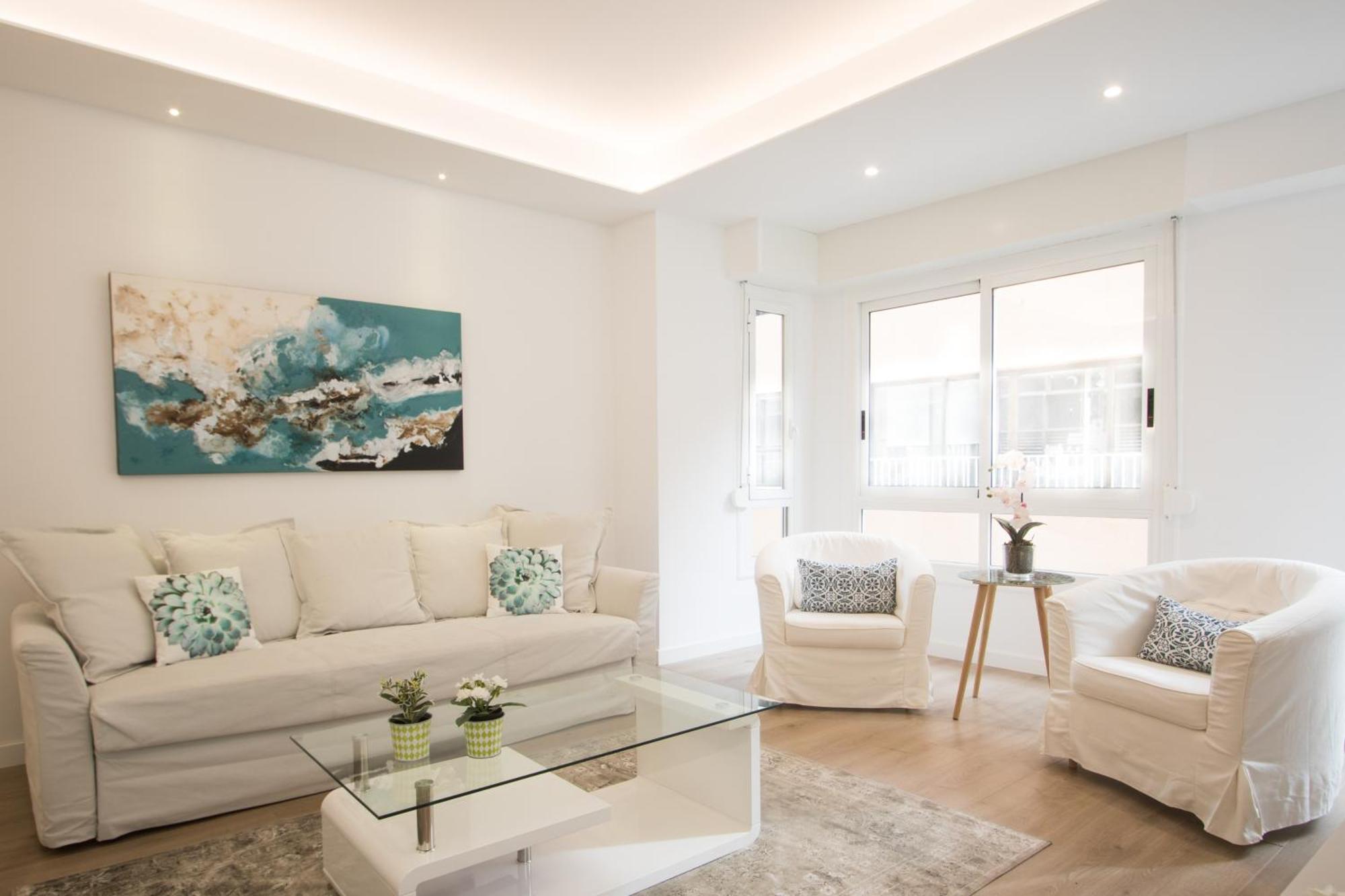 4 Bedroom/3 Baths W/ Ac In Near Beach! Huoneisto *