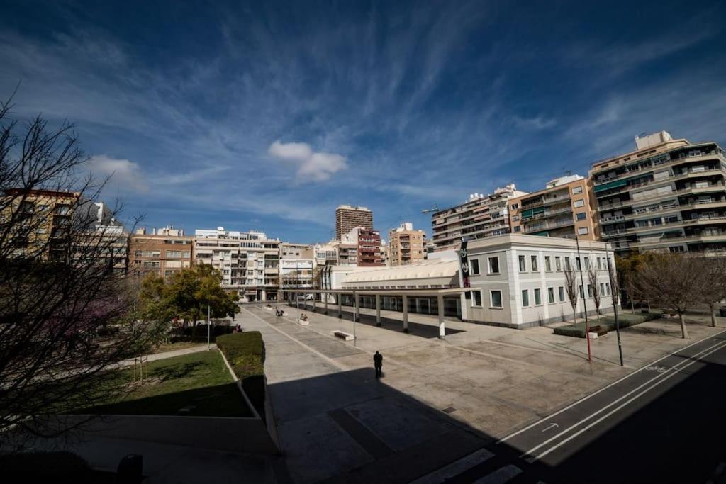 Apto. Plaza Seneca Centro Apartamento *