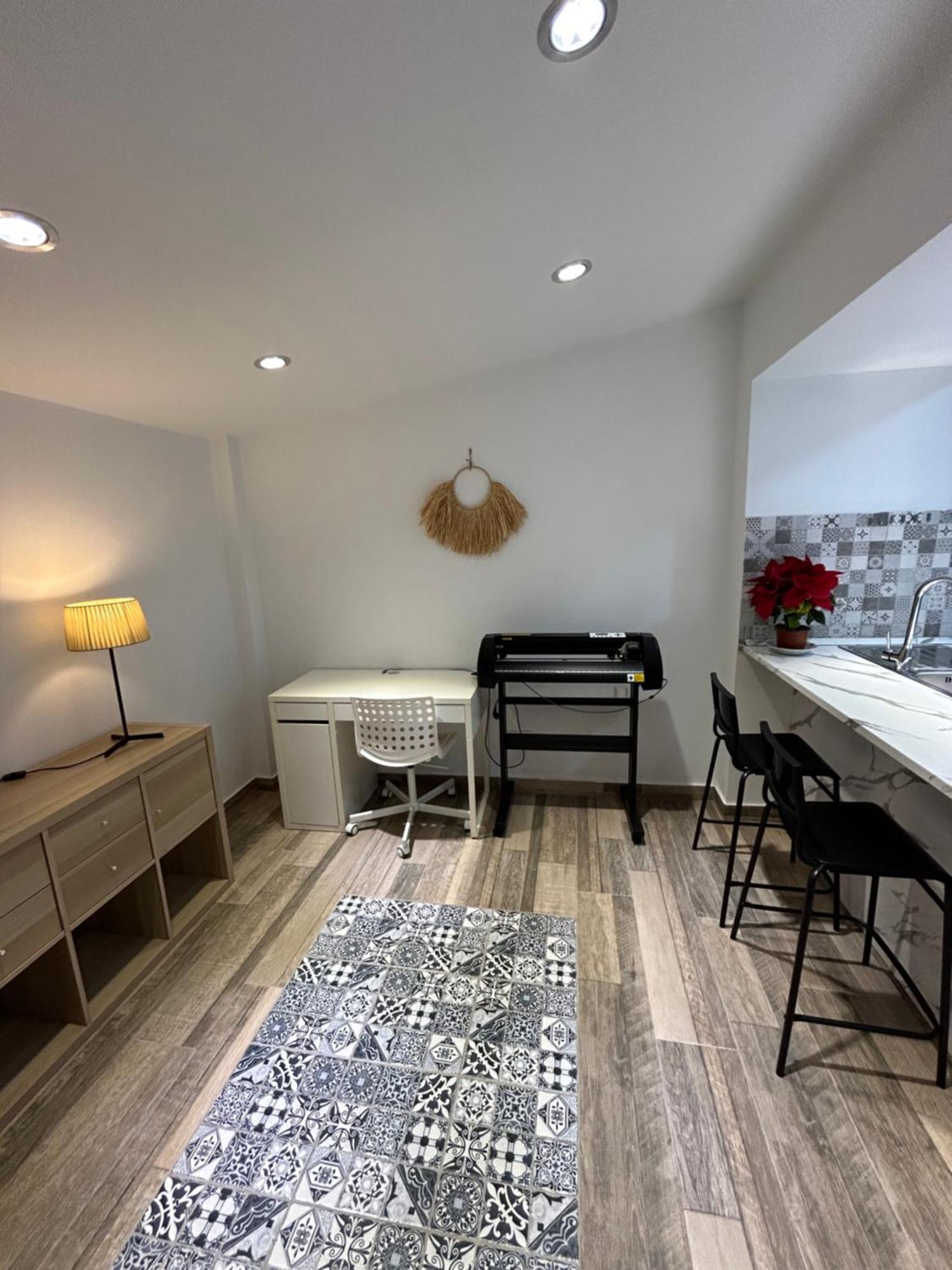 Acogedora Habitacion Privada Cerca Del Centro De *