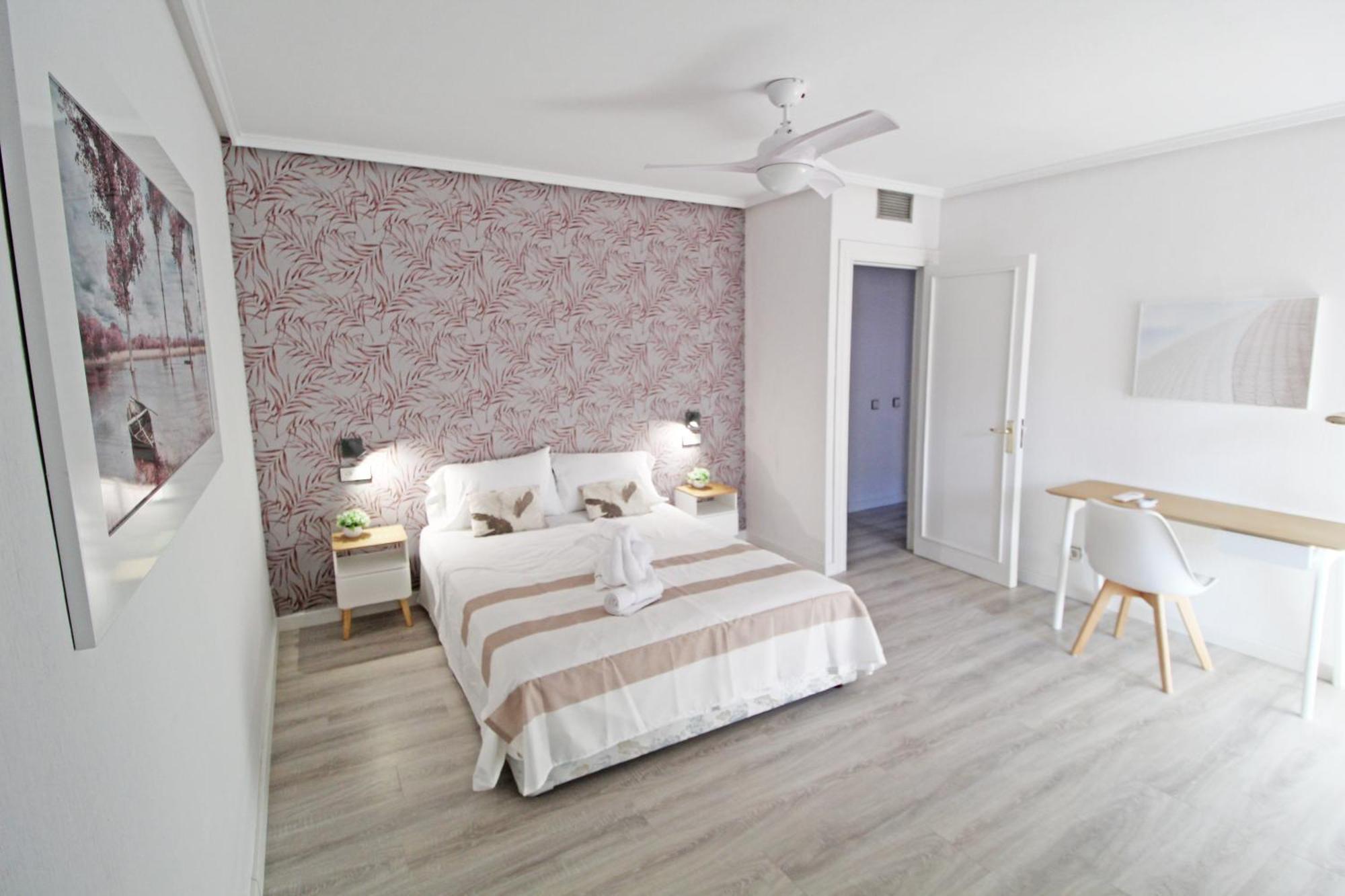 Castle Views. Terrace. Design Style. Ac. Wifi. Refurbished. Supercentric. Apartment