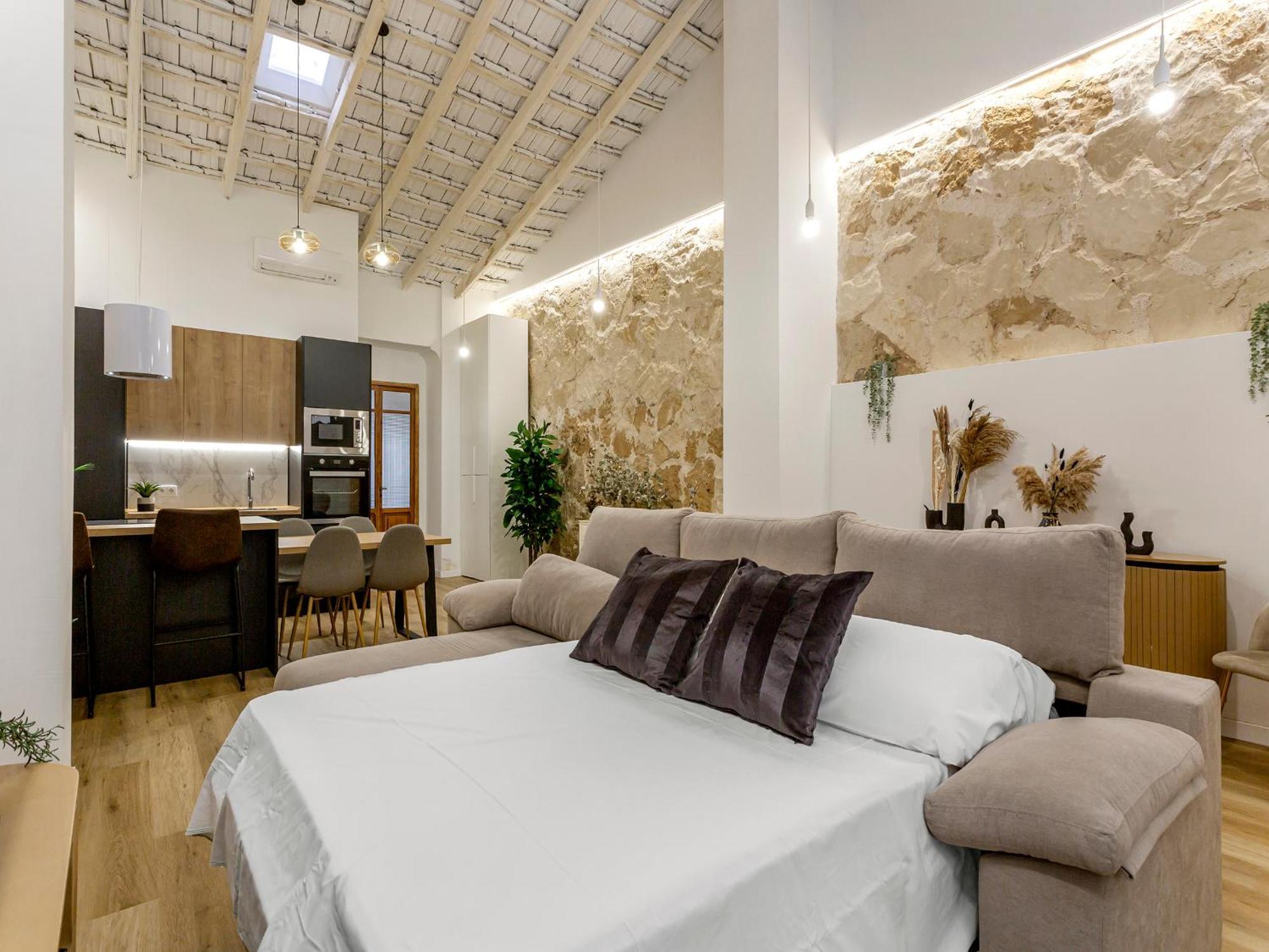Serene With Ac And Hydromassage In Apartment