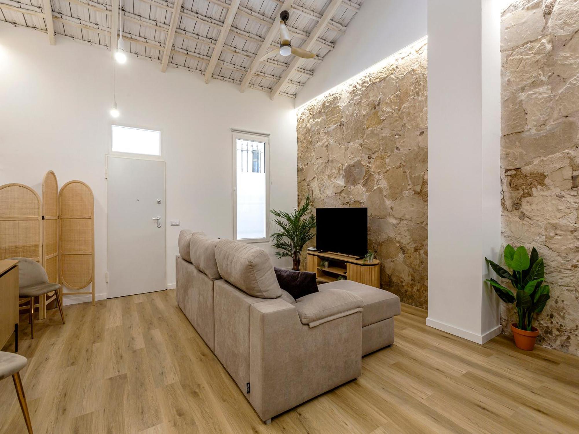 Serene With Ac And Hydromassage In * Alicante
