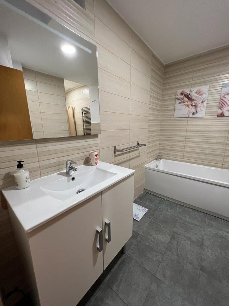 Des Rustic Center Apartment *
