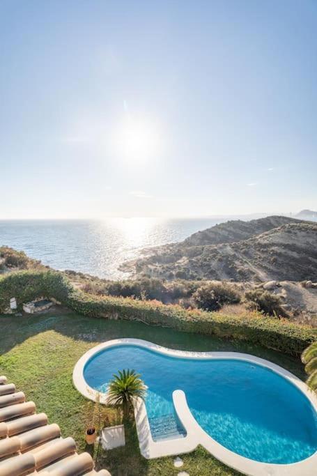 Luxury With Pool And Sea View In