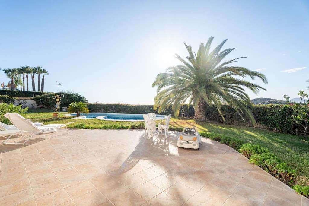 Luxury With Pool And Sea View In Villa Alicante