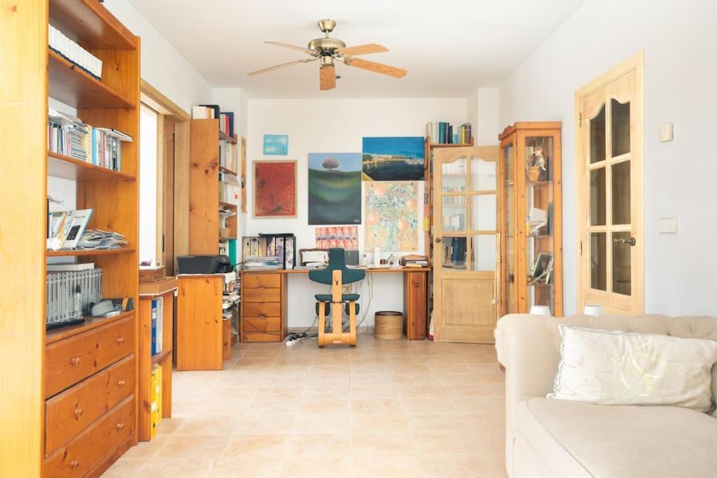 Villa Luxury With Pool And Sea View In *