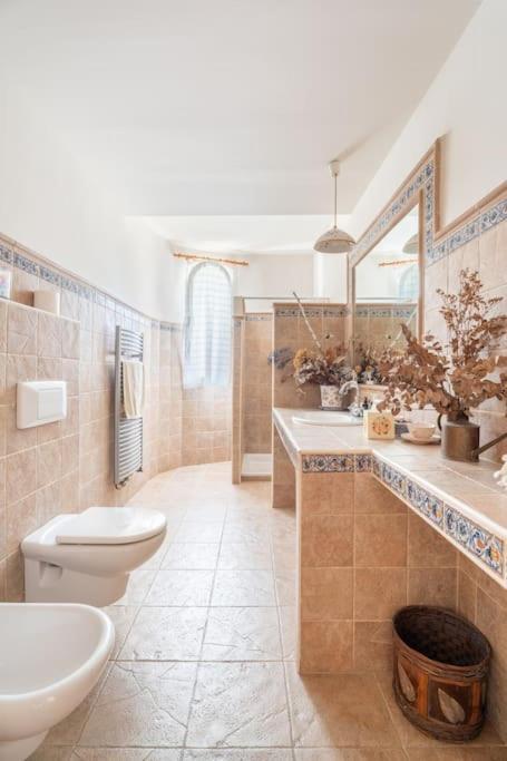 Villa Luxury With Pool And Sea View In