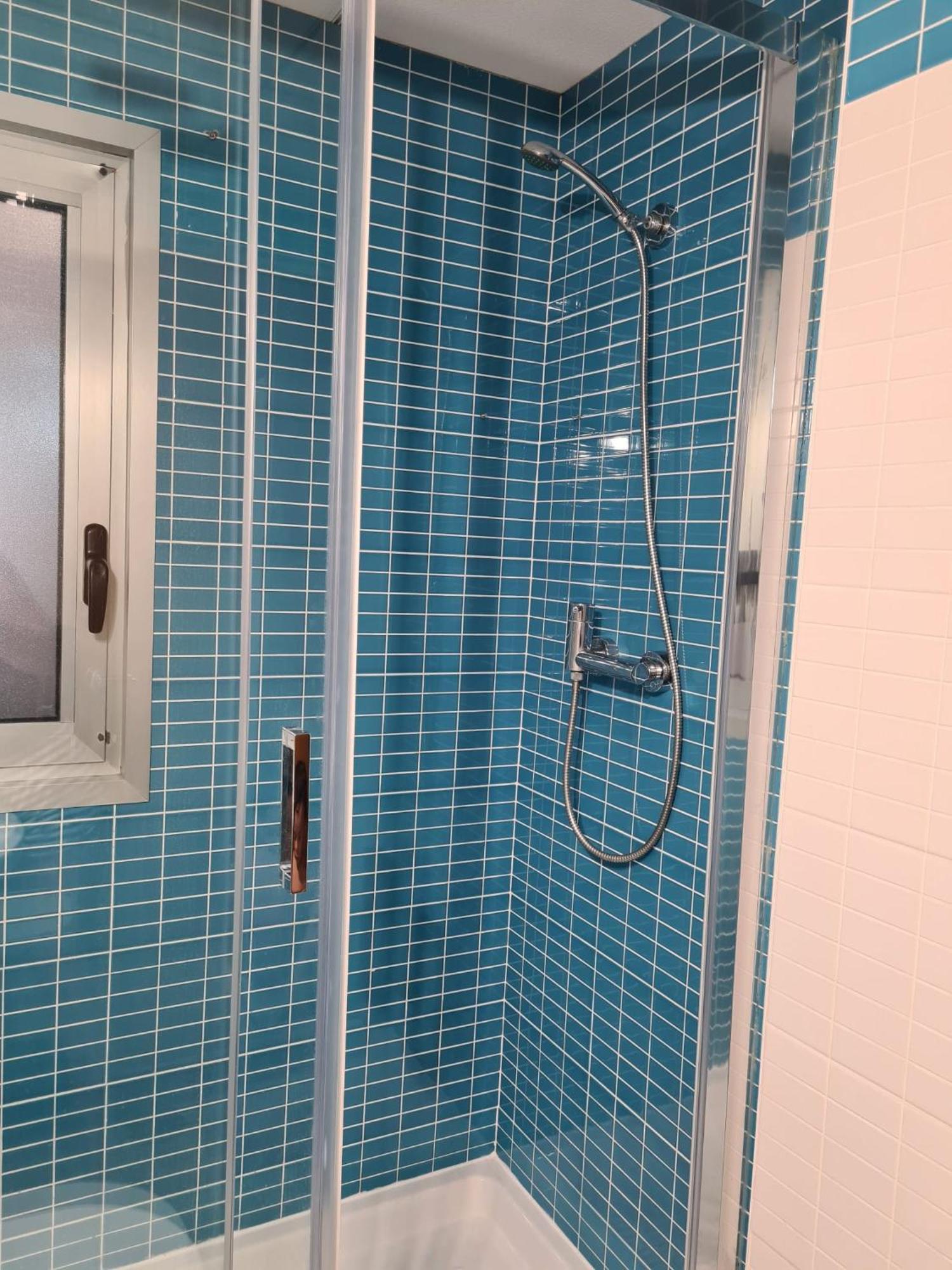 Quarto Com Banheiro Privado Em Apartamento Familiar * Alicante
