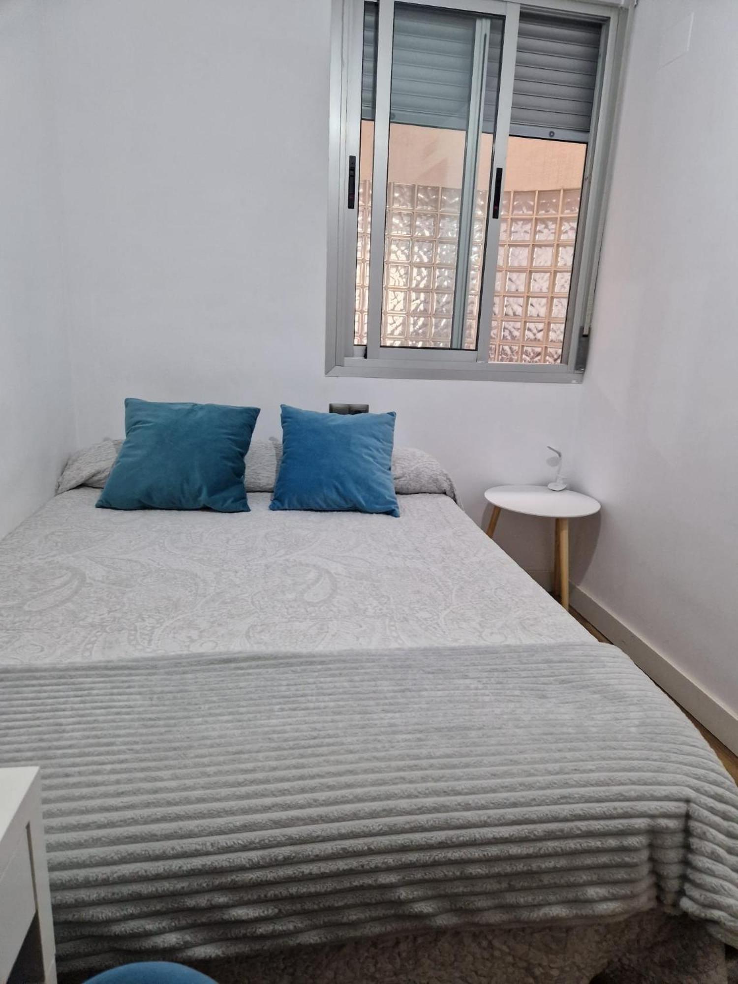Habitación en casa particular Quarto Com Banheiro Privado Em Apartamento Familiar