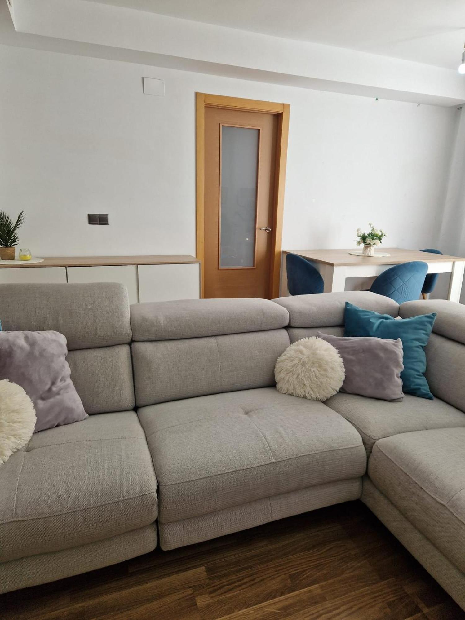 Habitación en casa particular Quarto Com Banheiro Privado Em Apartamento Familiar *