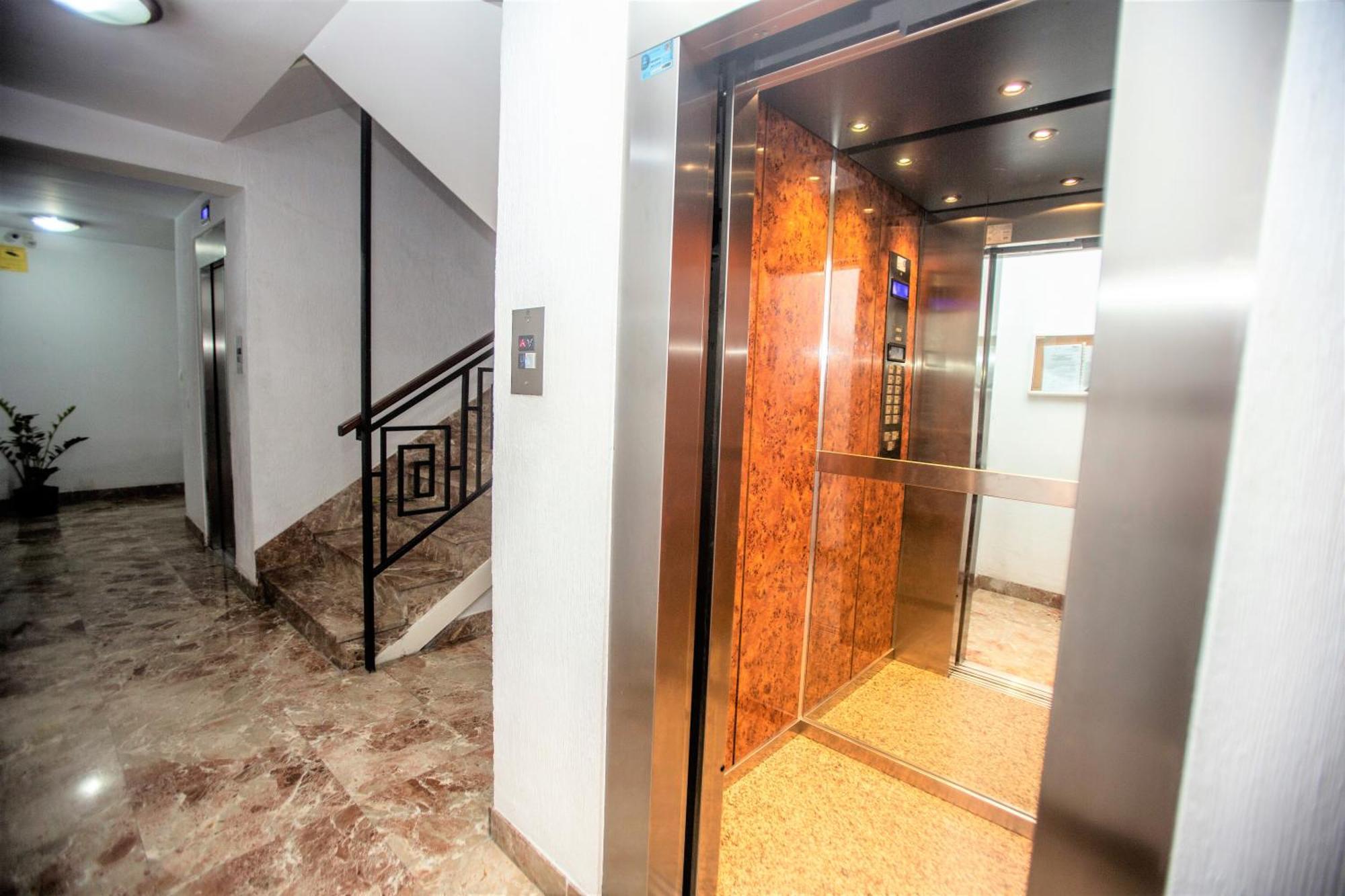 Unique Apt. W/pool- Across The Beach-wifi-a/c Alicante