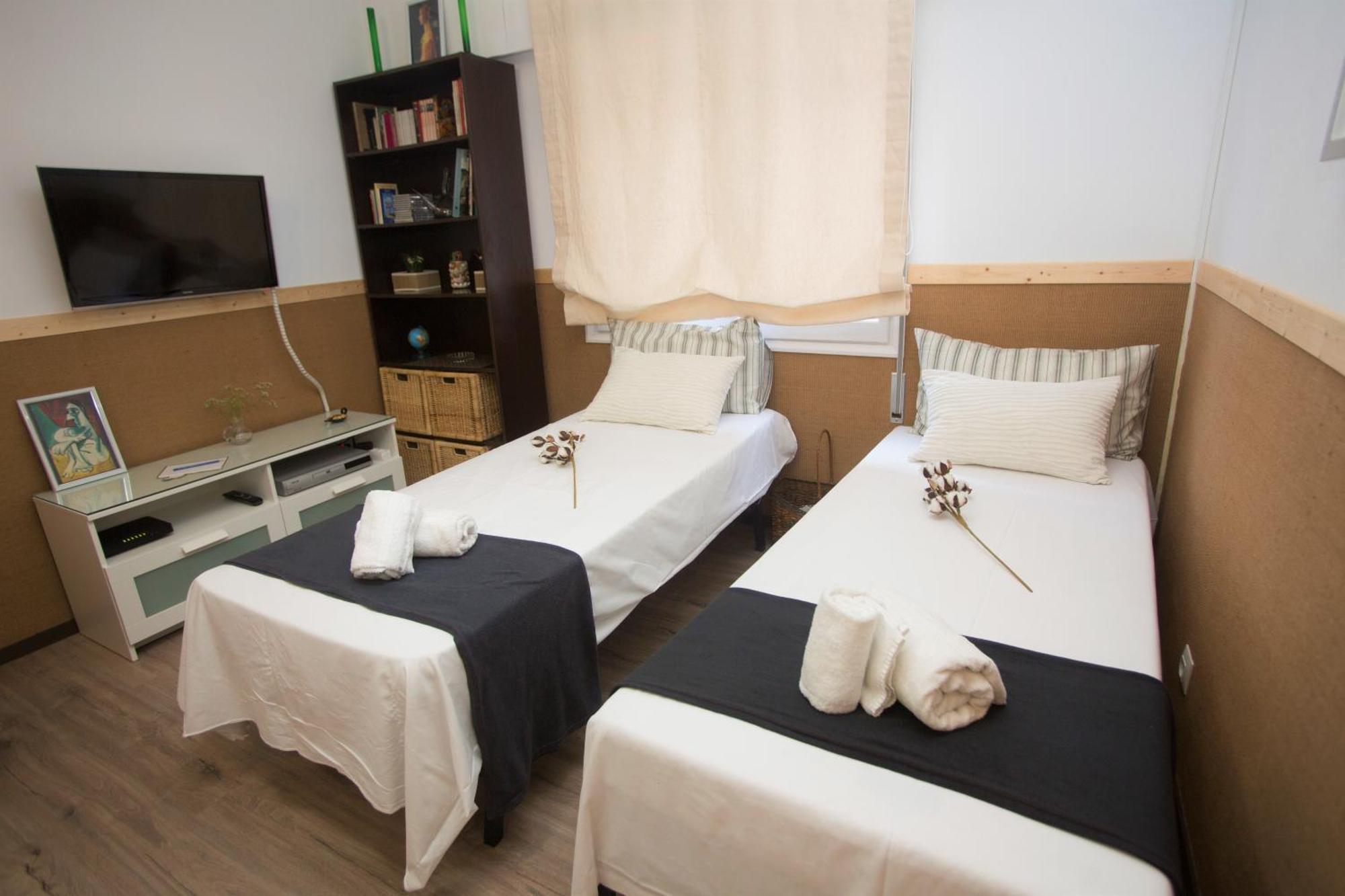 Unique Apt. W/pool- Across The Beach-wifi-a/c Alicante