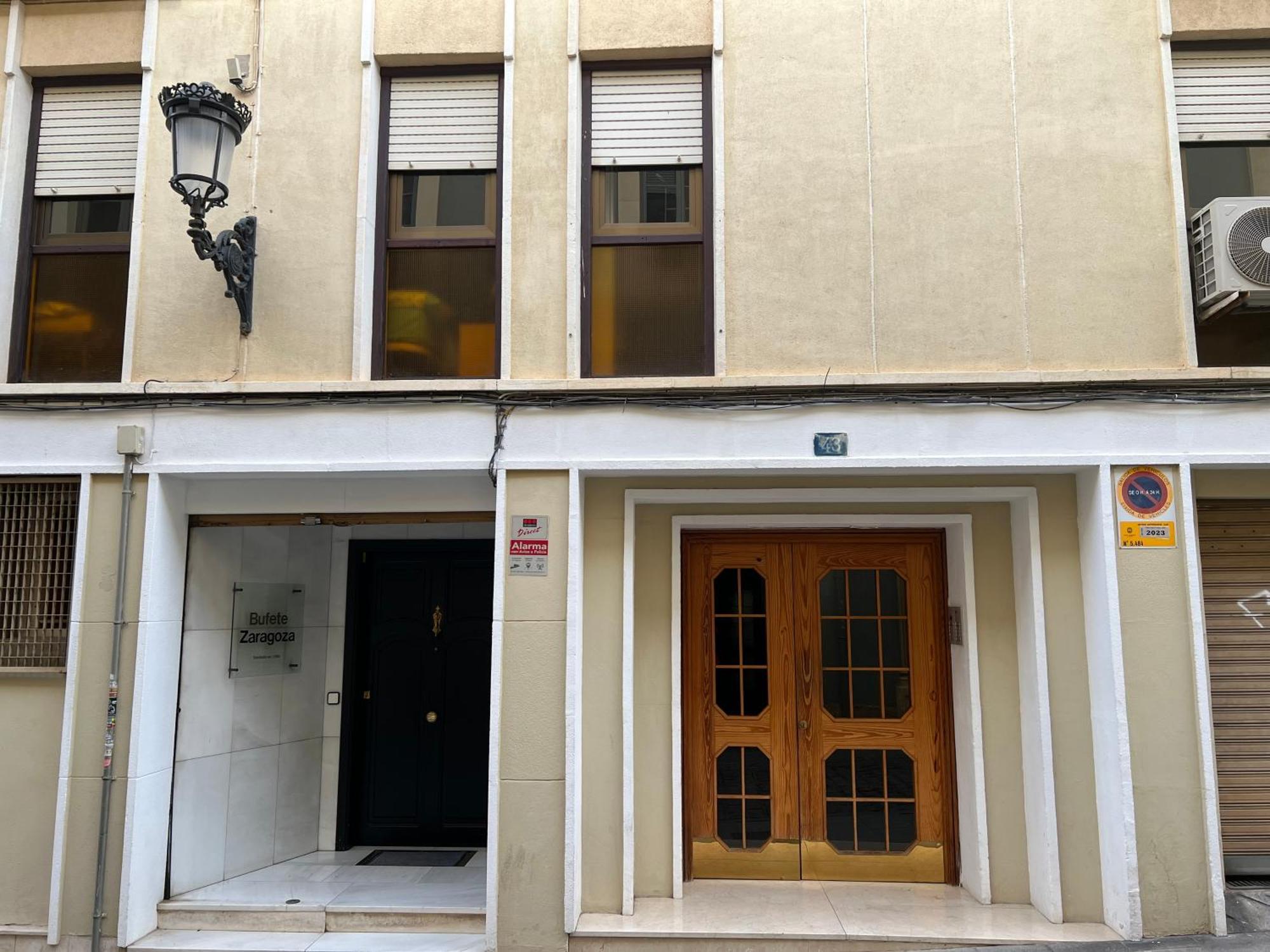 Charming & Spacious In Historic Centre & Short Walk To