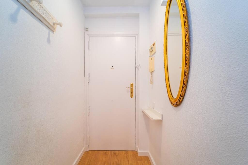 Authentic Alicante: Central Flat Near The Beach Apartment *