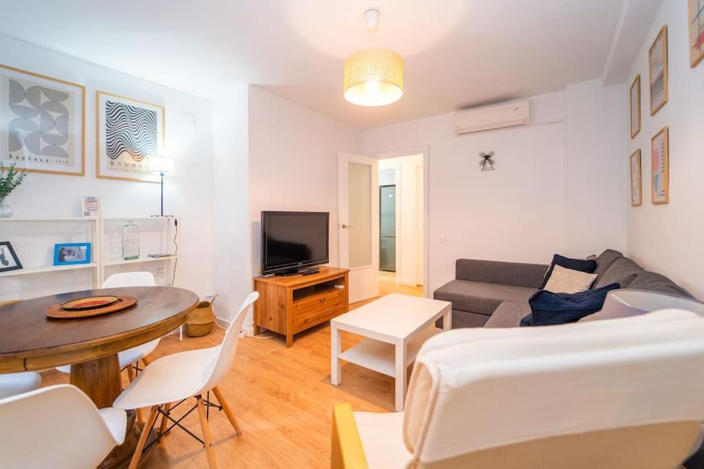 Authentic Alicante: Central Flat Near The Beach *