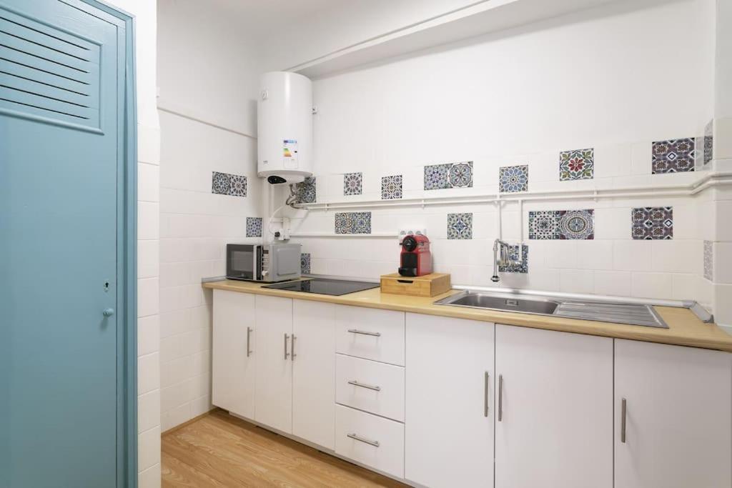 Appartement Lovely 3-bedroom With Balcony