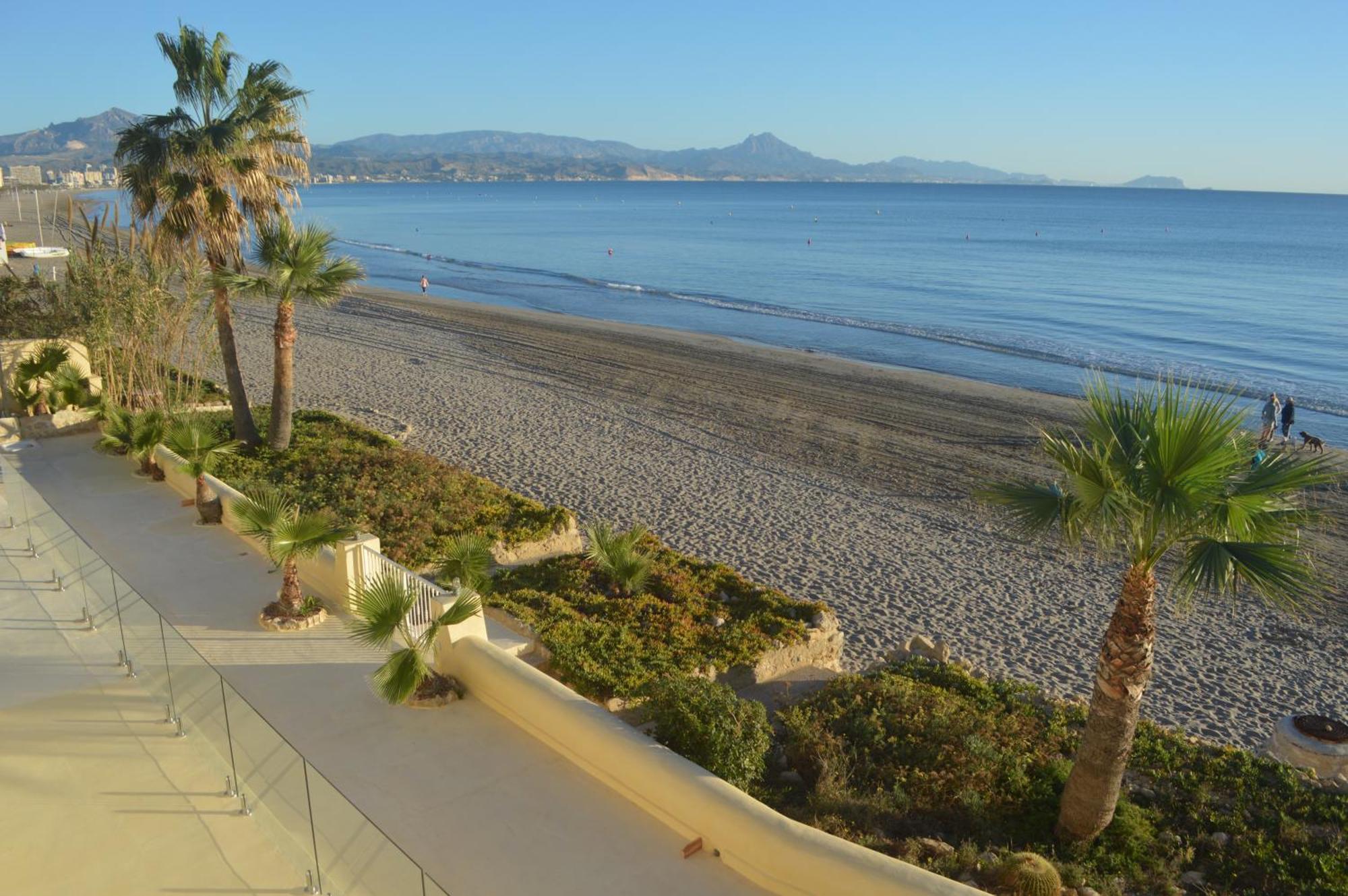 Huoneisto Excepcional Amanecer Al Borde De Playa Y Mar, En Roquetes Alicante