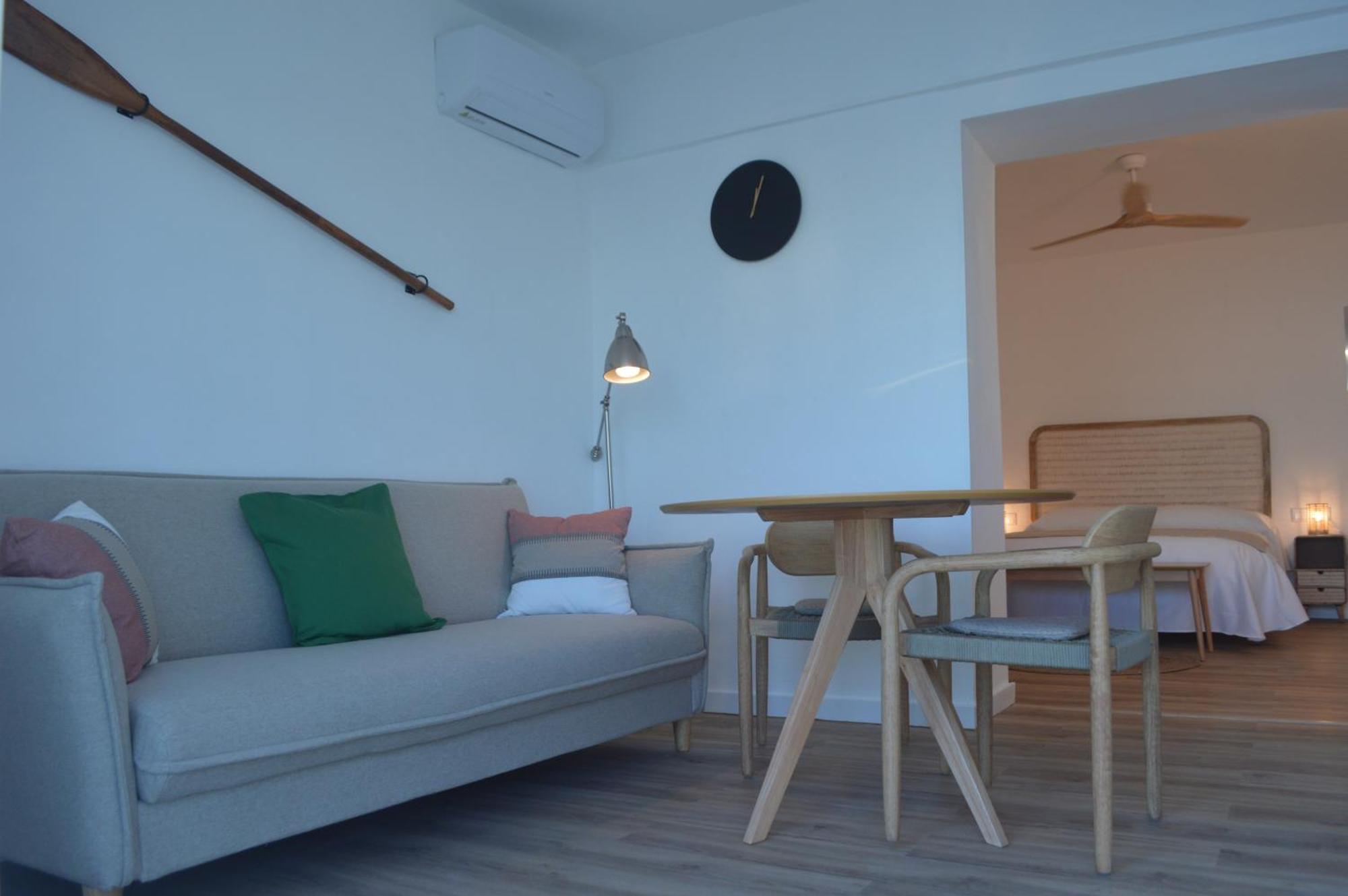 Excepcional Amanecer Al Borde De Playa Y Mar, En Roquetes Apartamento *