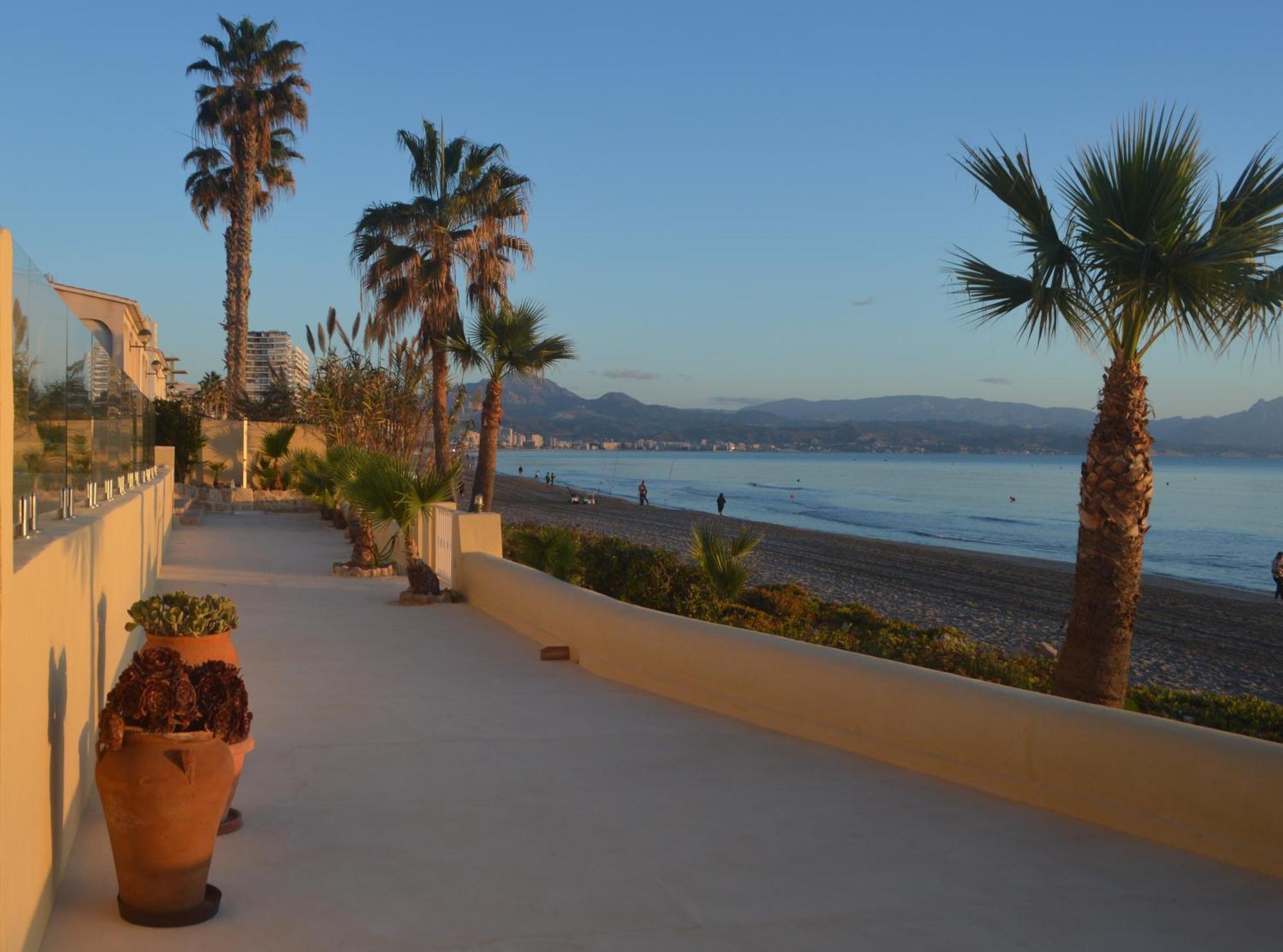 Huoneisto Excepcional Loft A Pie De Playa En Roquetes