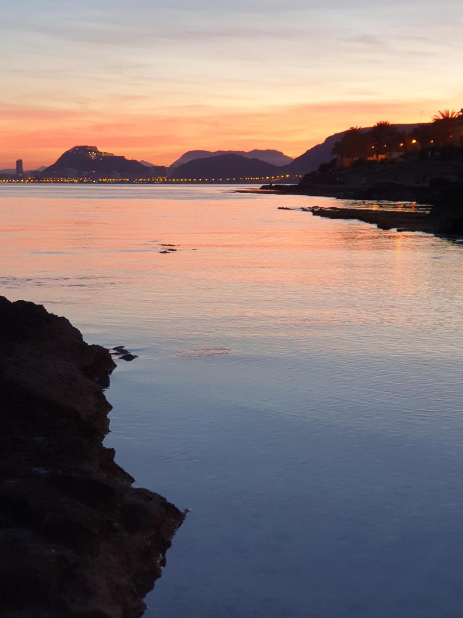El Barrio , Playa Y Casco Antiguo *