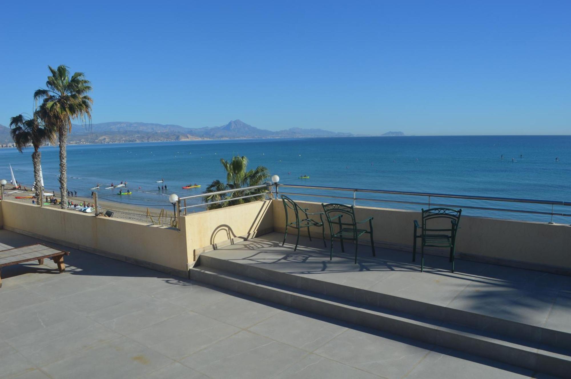 Apartamento Espectacular A Pie De Playa En Roquetes