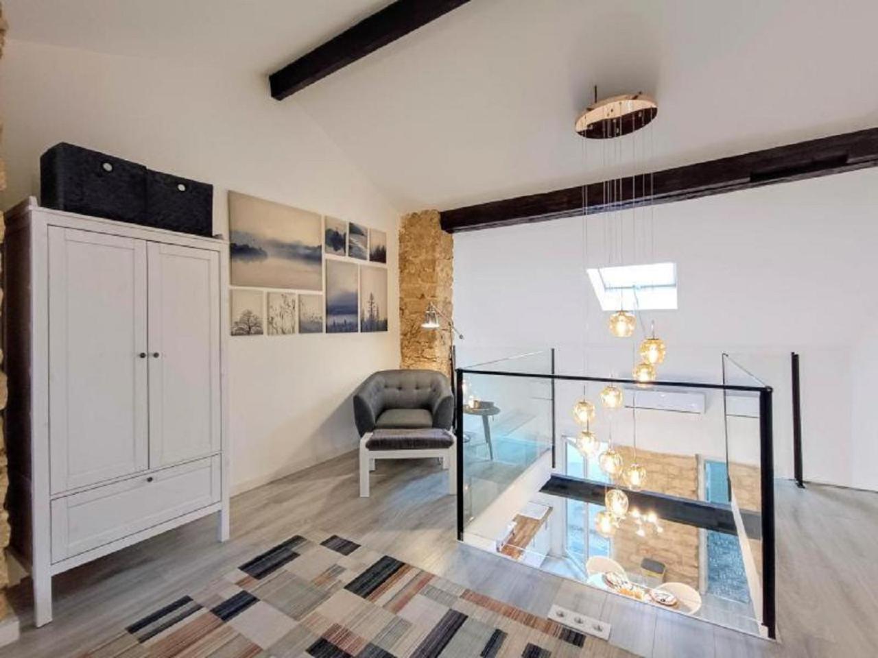 Luxury New Loft Centre & Castle, Apartment