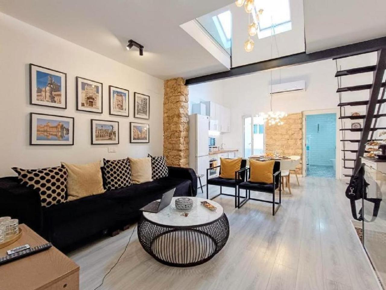 Apartment Luxury New Loft Centre & Castle,