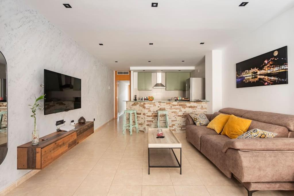Apartamento Castelplace Con Plaza De Garage Incluida, Free Parking And Ac *