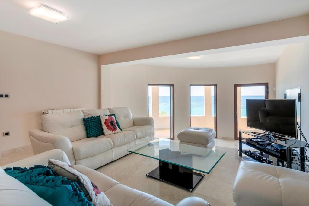 Villa Irene: Beachfront Luxury With Sea Views And Private Pool Alicante