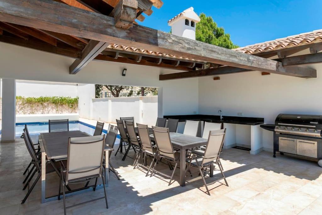 Irene: Beachfront Luxury With Sea Views And Private Pool Alicante