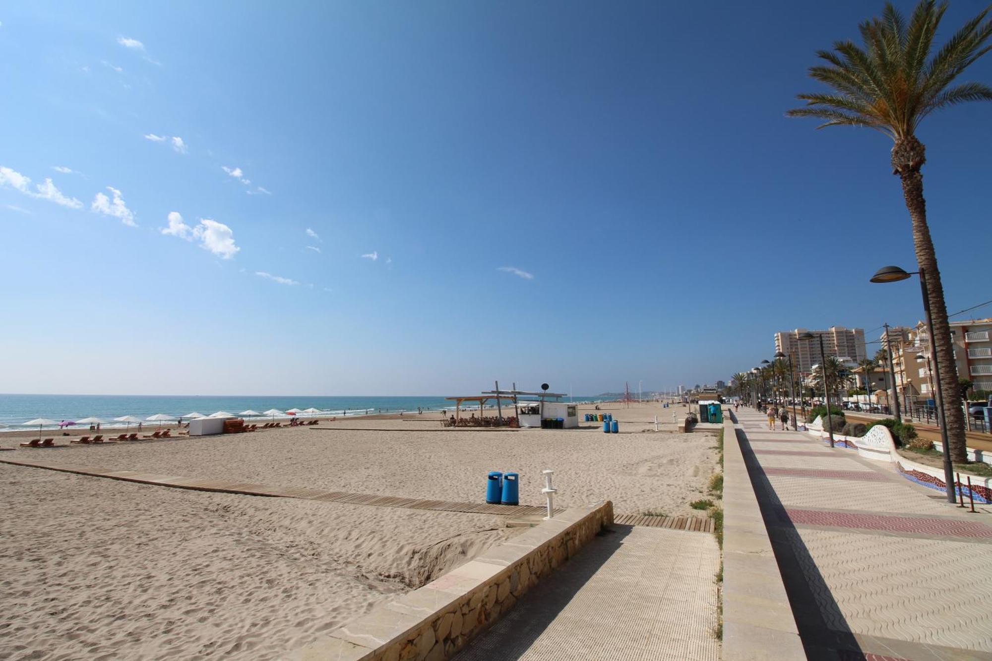 Olas Playa Muchavista *