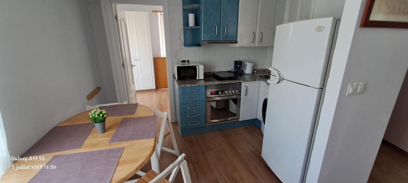 Apartamento Edificio Amarillo En El Barrio *