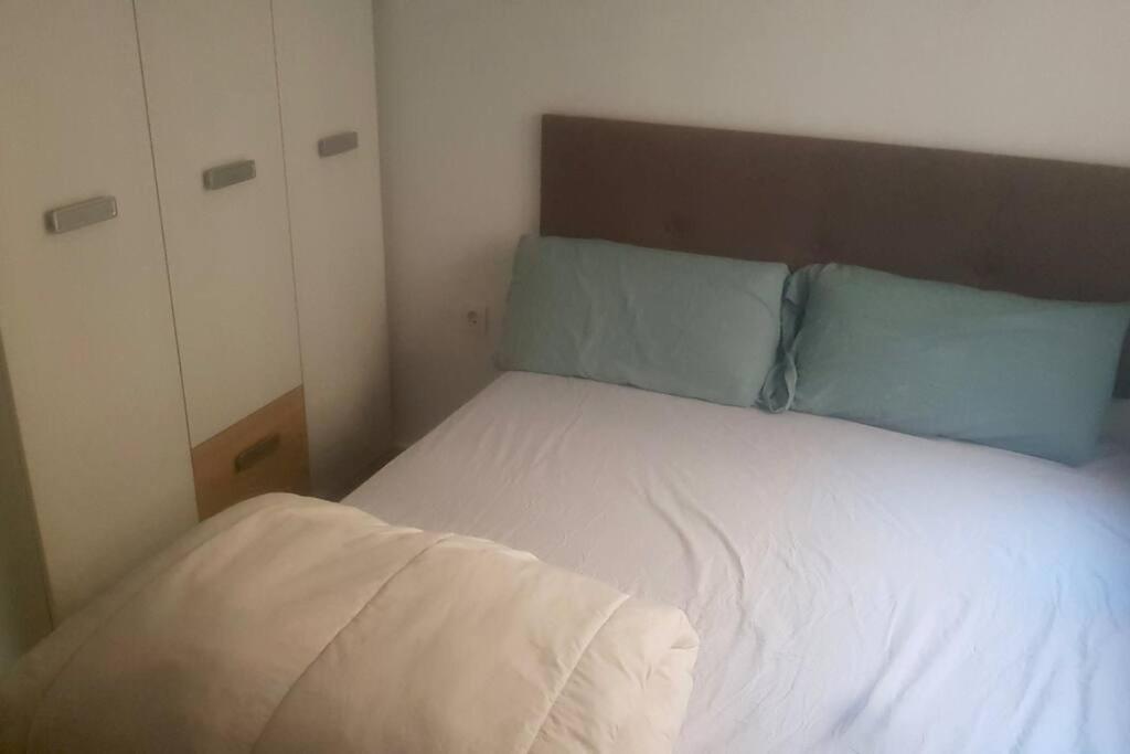 Three Private Bedrooms With Private Bathroom In Spacious In Alicante, Shared Kitchen And Living Room, The Host Lives In The Appartement *