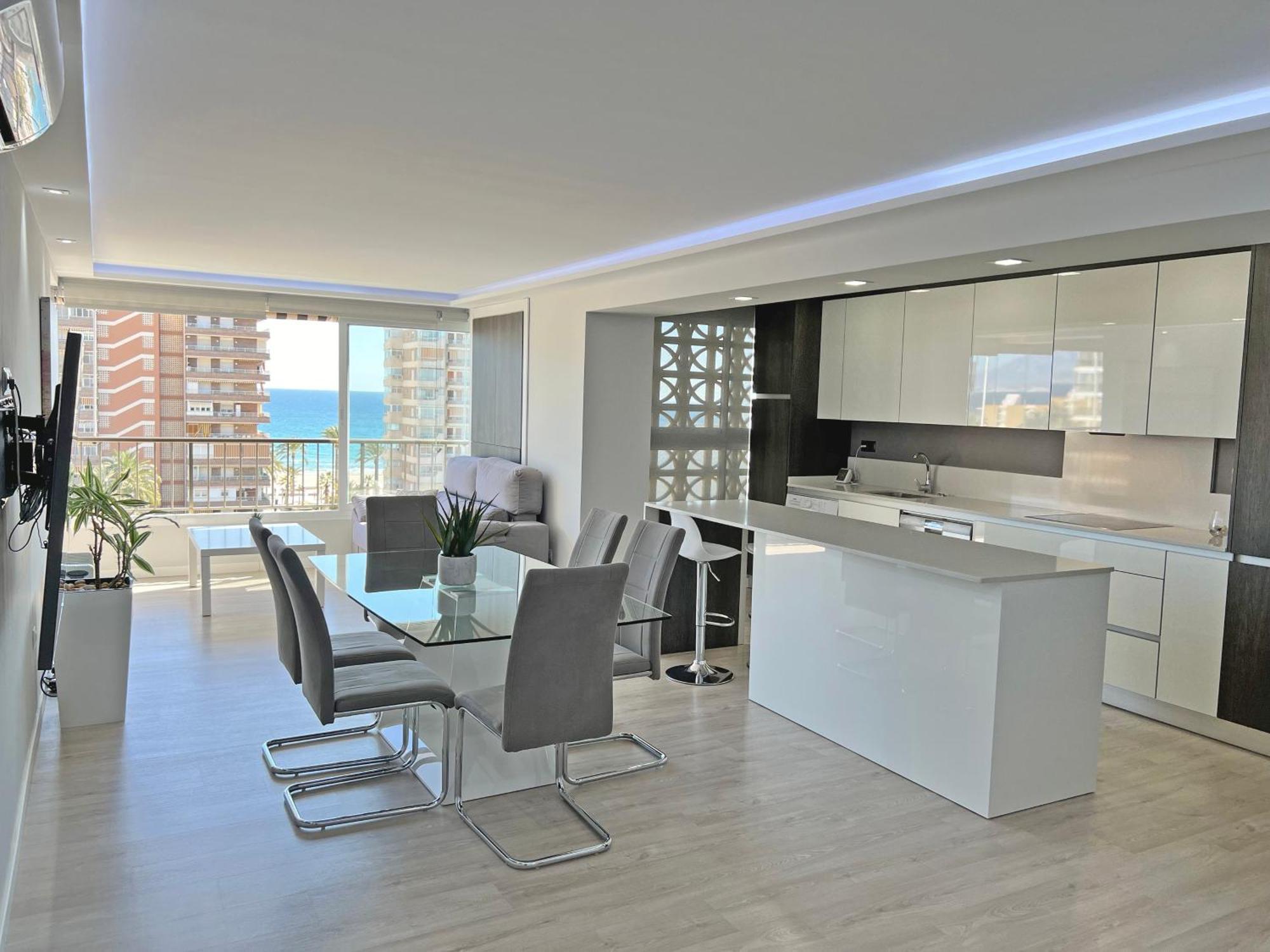 Apartamento Lujo En La Playa. Parking Gratis *
