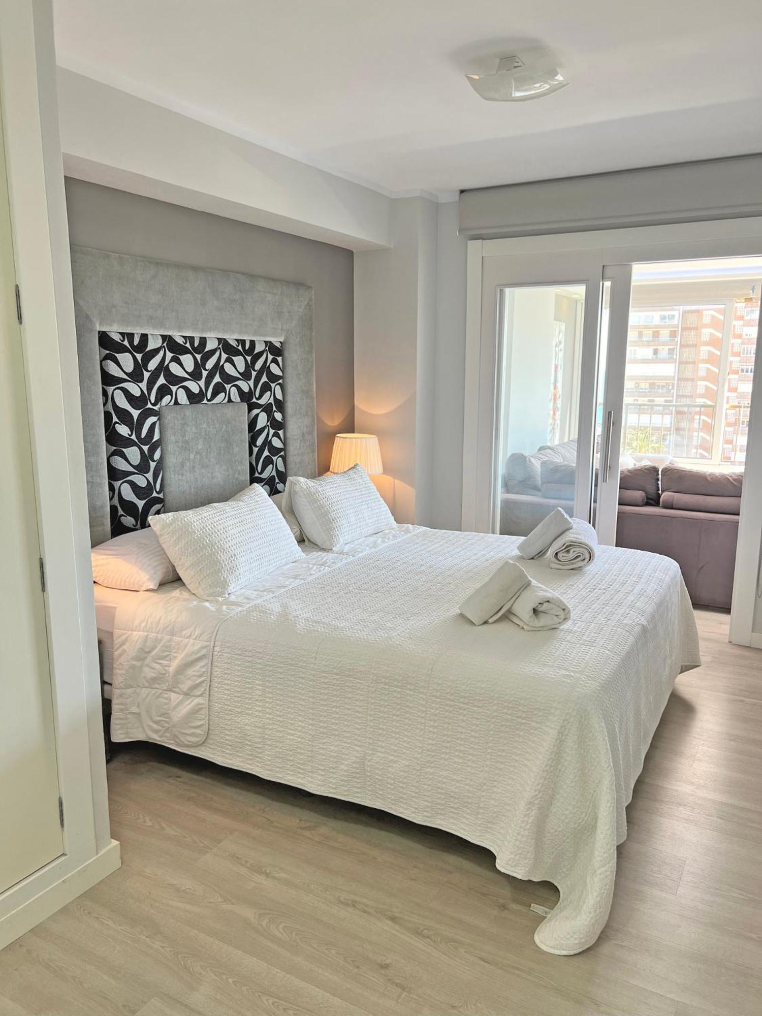 Apartamento Lujo En La Playa. Parking Gratis Alicante