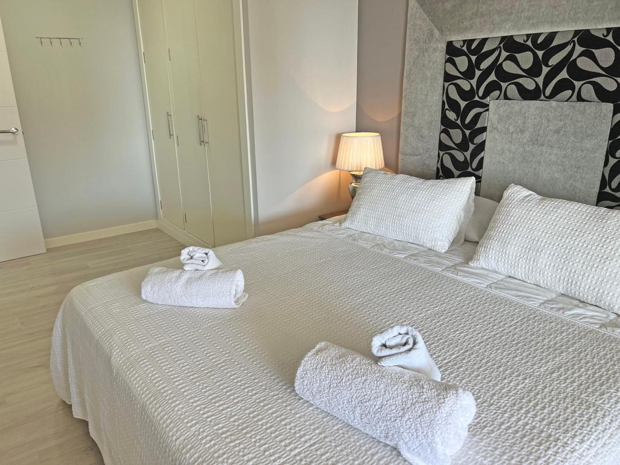 Lujo En La Playa. Parking Gratis Apartamento *