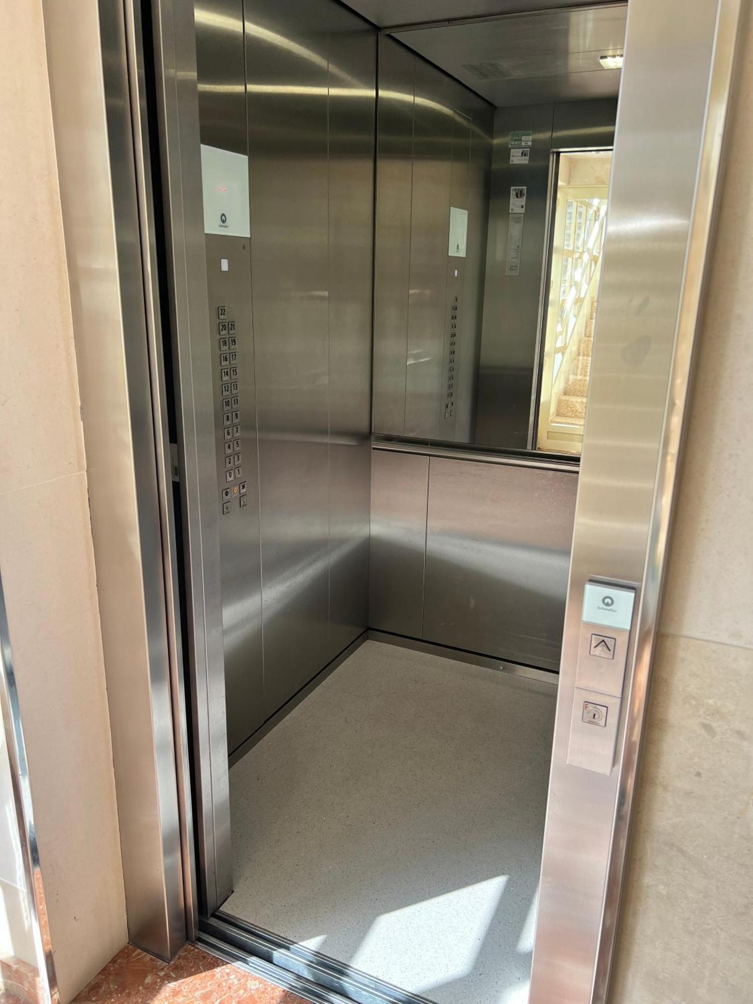 Apartamento Lujo En La Playa. Parking Gratis *