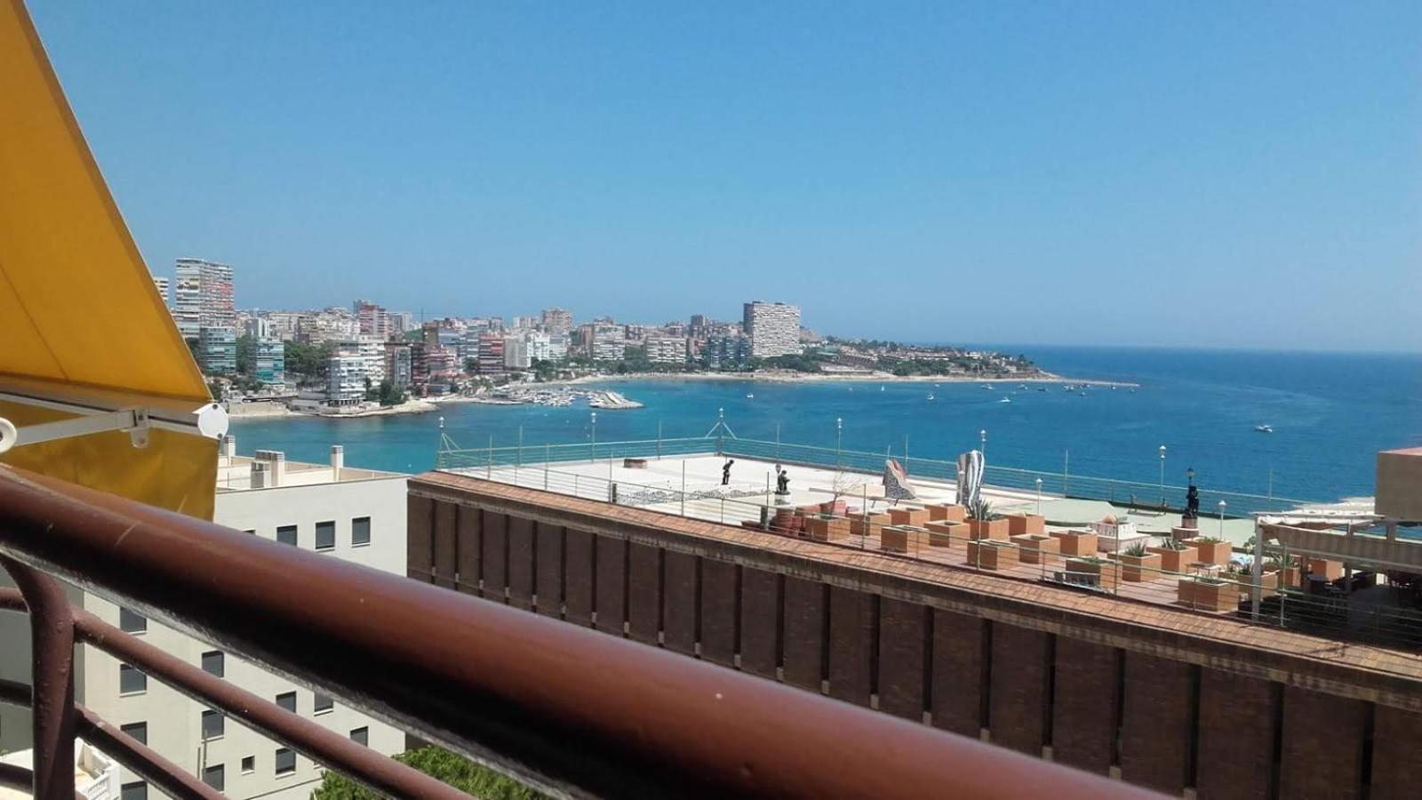 Apartment A 50 Metros Del Mar Y En 2 Paradas De Bus Estas En El Centro De *