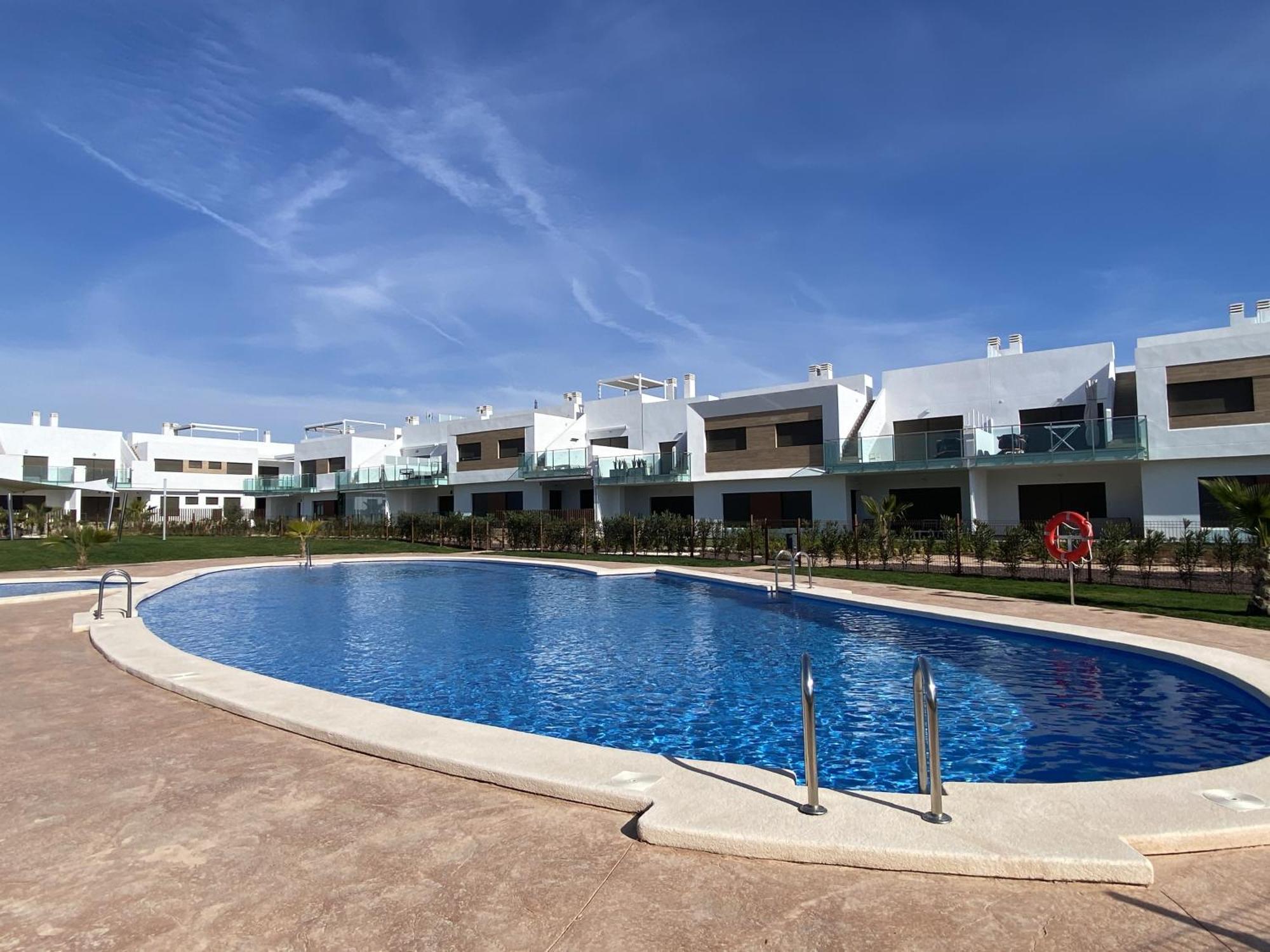 Impresionante En Zona De Golf Apartamento