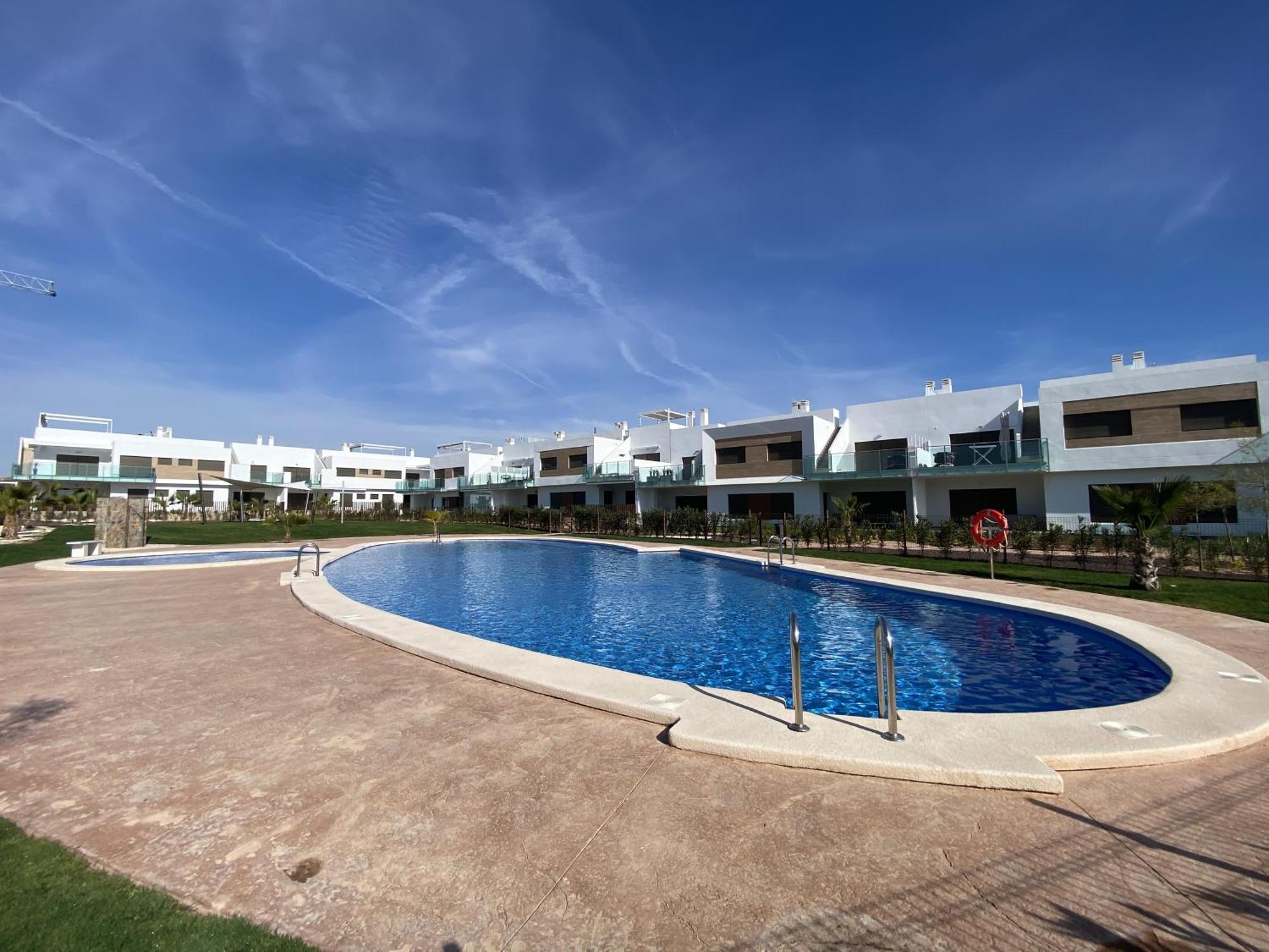 Impresionante En Zona De Golf Apartamento