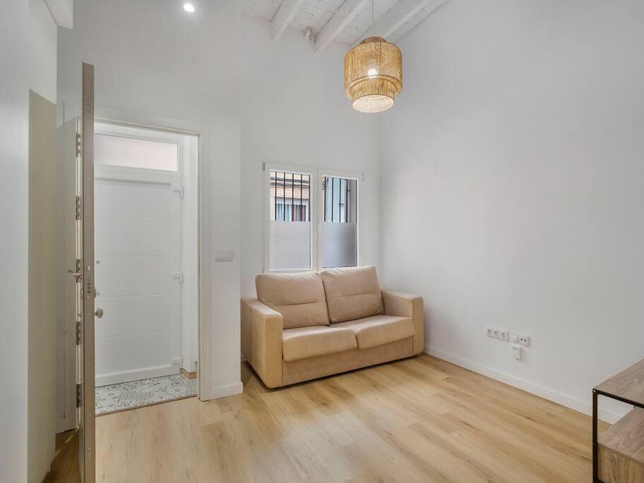 Apartment Urban Reformed With Ac