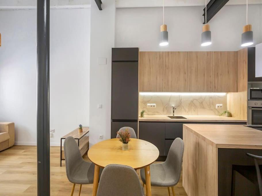 Apartment Urban Reformed With Ac *