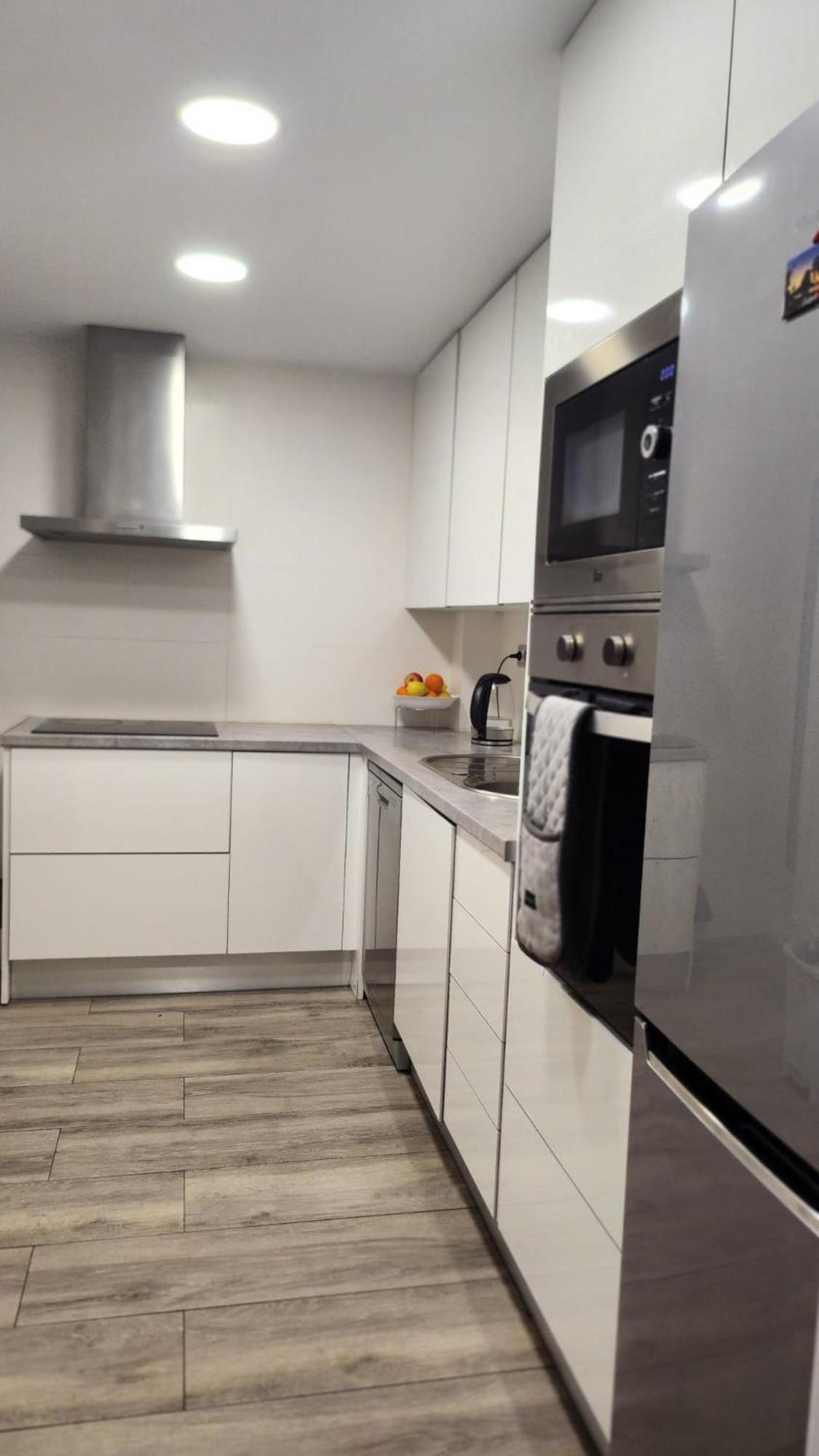 Larambla 3 Bdrm Apartamento *