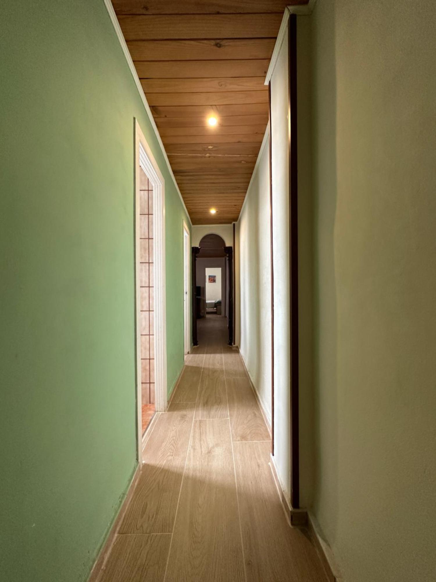 Spanish Style Flat Close To Center *