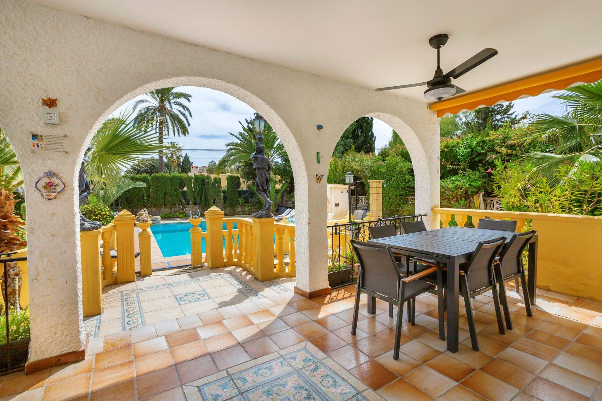 Huvilat La Font With Pool And Bbq