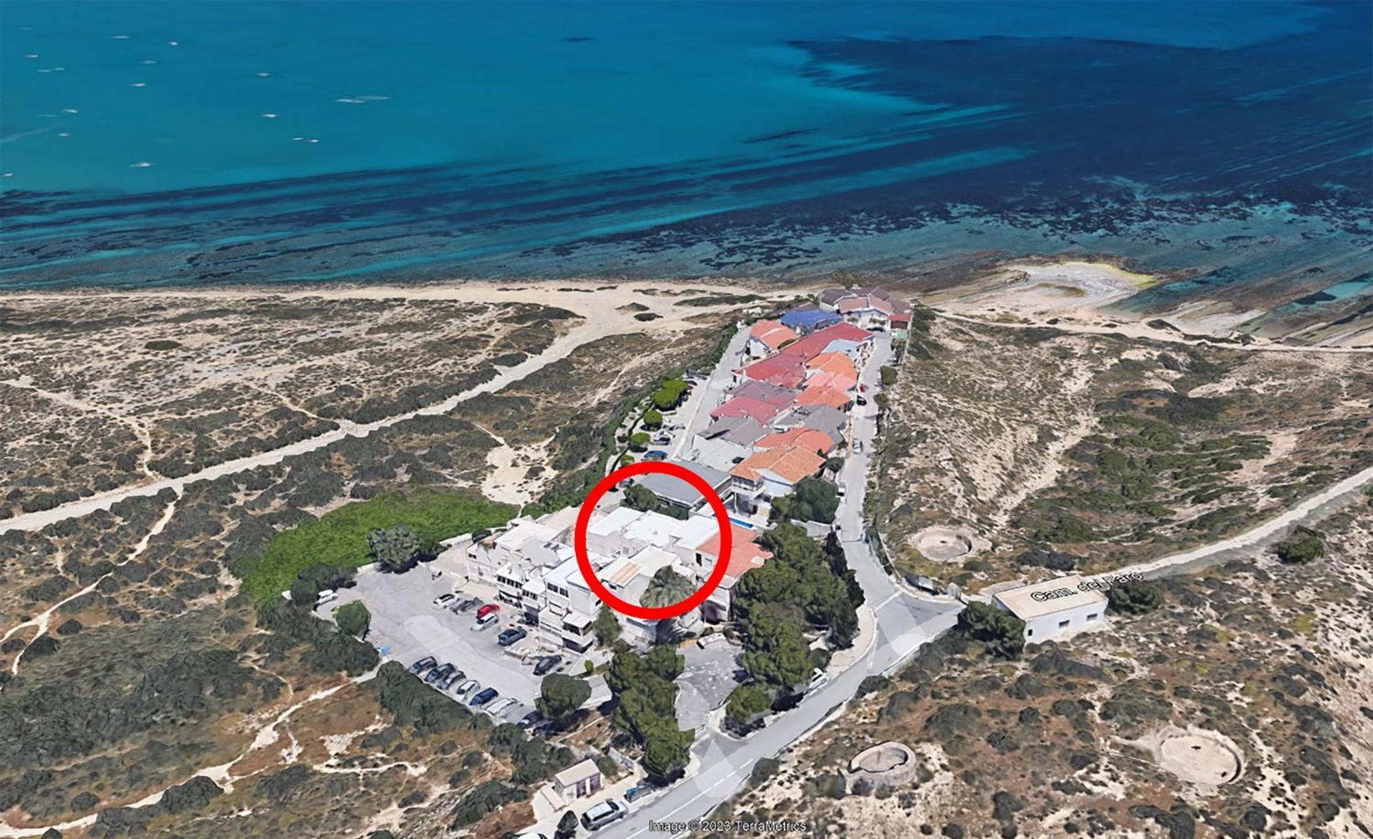 Coastal Retreat: Cabo De Las Huertas Beachfront
